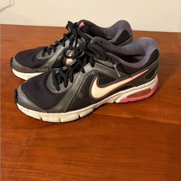 Nike Air Running Shoes Women’s 8.5 Black Gray Pink - Picture 2 of 9